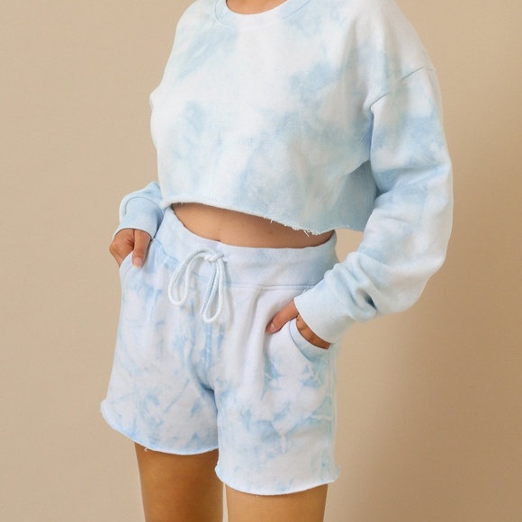 Baby Blue cloudy tie dye crop shorts - Picture 2 of 2